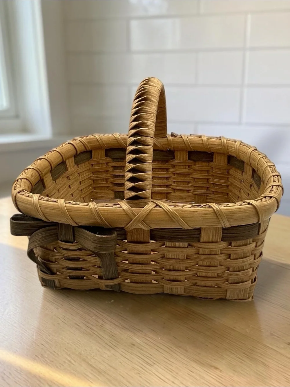 Vintage Handwoven Wood Splint Gathering Basket with Fixed Handle & Bow Accent Sm